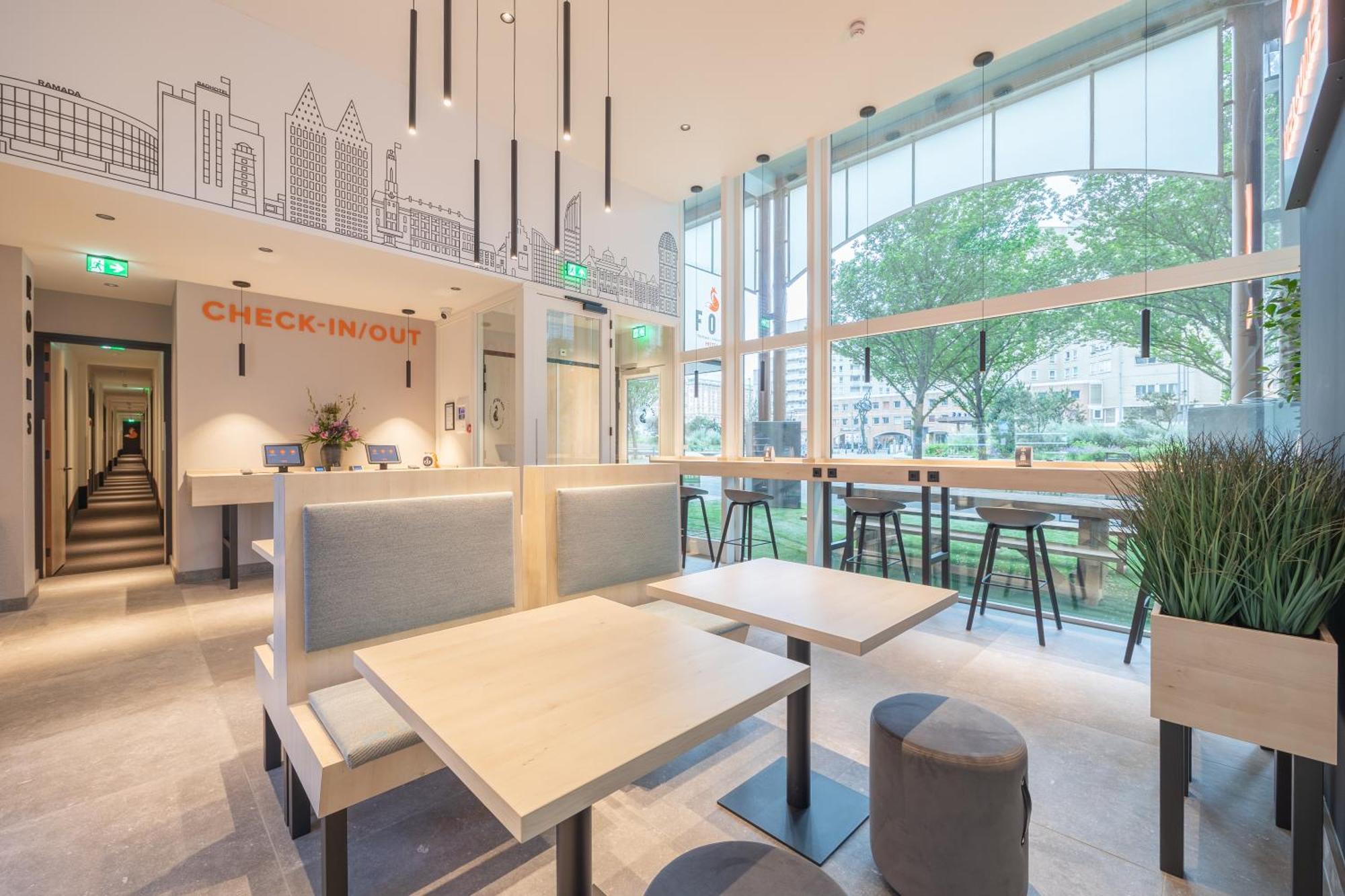 Fox Scheveningen Hotel 2*
